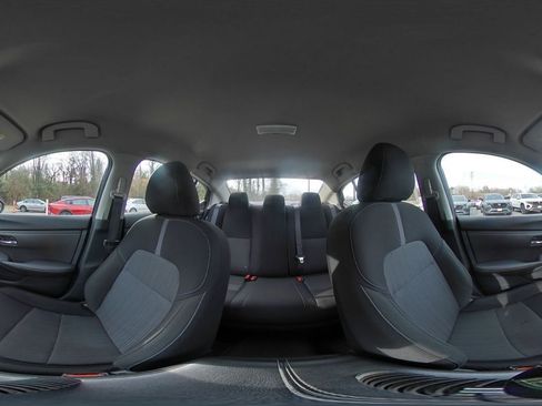 Used 2025 Nissan Sentra SV image 40