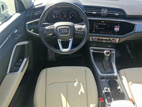 Used 2024 Audi Q3 2.0T Premium image 11