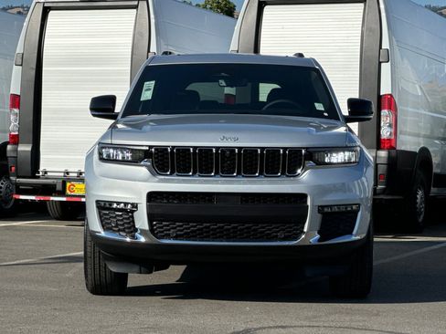 New 2025 Jeep Grand Cherokee L Limited w/ Luxury Tech Group II image 10