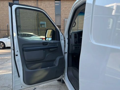 Used 2018 Nissan NV 2500 SV w/ Navigation Package RWD image 21