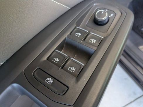 Used 2022 Volkswagen Atlas Cross Sport SE image 22