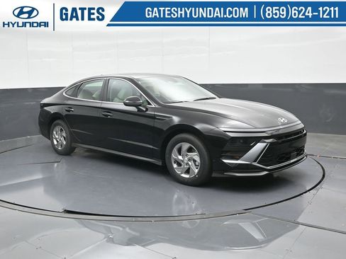 Used 2025 Hyundai Sonata SE image 4