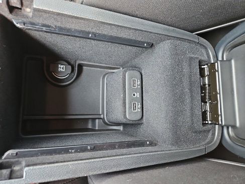 Used 2023 Dodge Charger R/T w/ Blacktop Package image 17