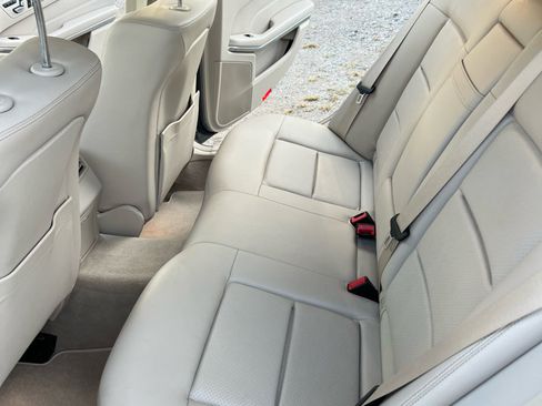 Used 2014 Mercedes-Benz E 350 Sedan image 8