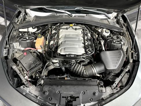 Used 2017 Chevrolet Camaro SS image 9