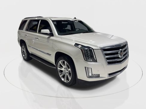 Used 2015 Cadillac Escalade Luxury image 16