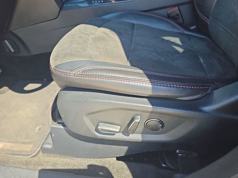 Used 2018 Ford Explorer XLT w/ Equipment Group 202A AWD/4WD image 30