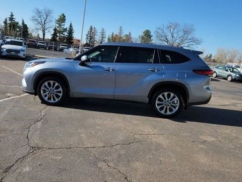 Used 2020 Toyota Highlander Limited image 8