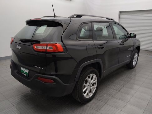 Used 2016 Jeep Cherokee Sport image 9