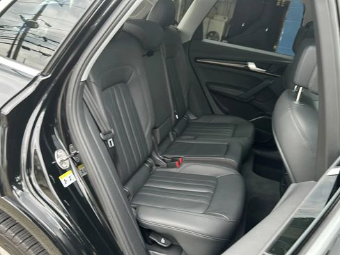 Used 2019 Audi Q5 2.0T Premium Plus w/ Premium Plus Package AWD/4WD image 6