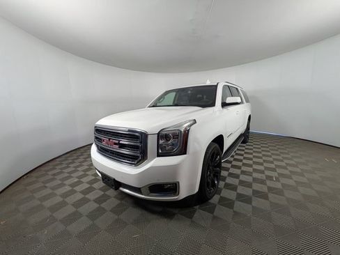 Used 2020 GMC Yukon XL SLT AWD/4WD image 30