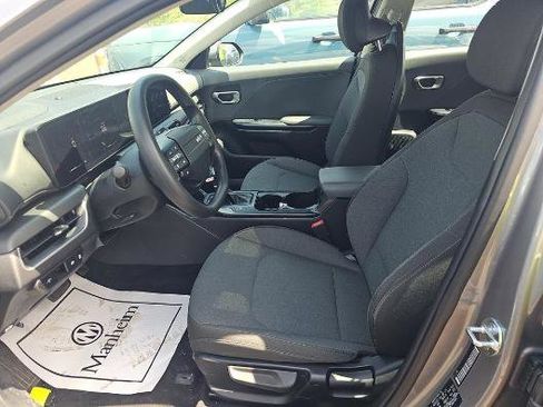 Used 2025 Kia K4 FWD image 3