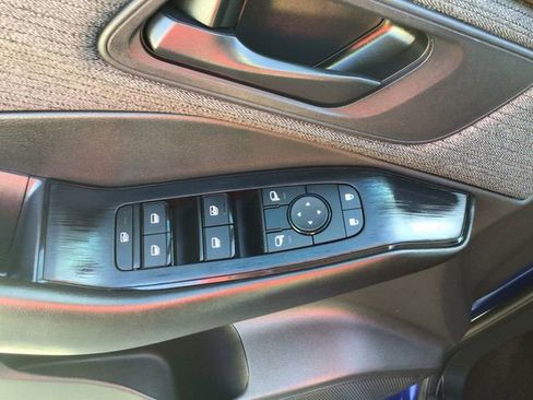 Used 2023 Nissan Rogue S AWD/4WD image 11