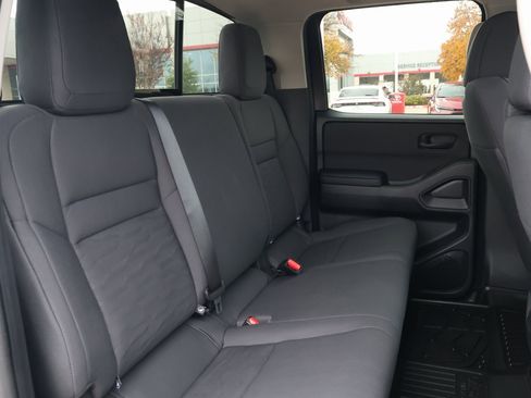 Used 2025 Nissan Frontier S w/ S Utility Package image 32