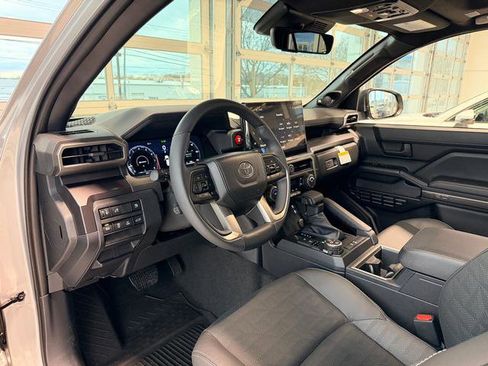 Used 2025 Toyota 4Runner 4WD image 11