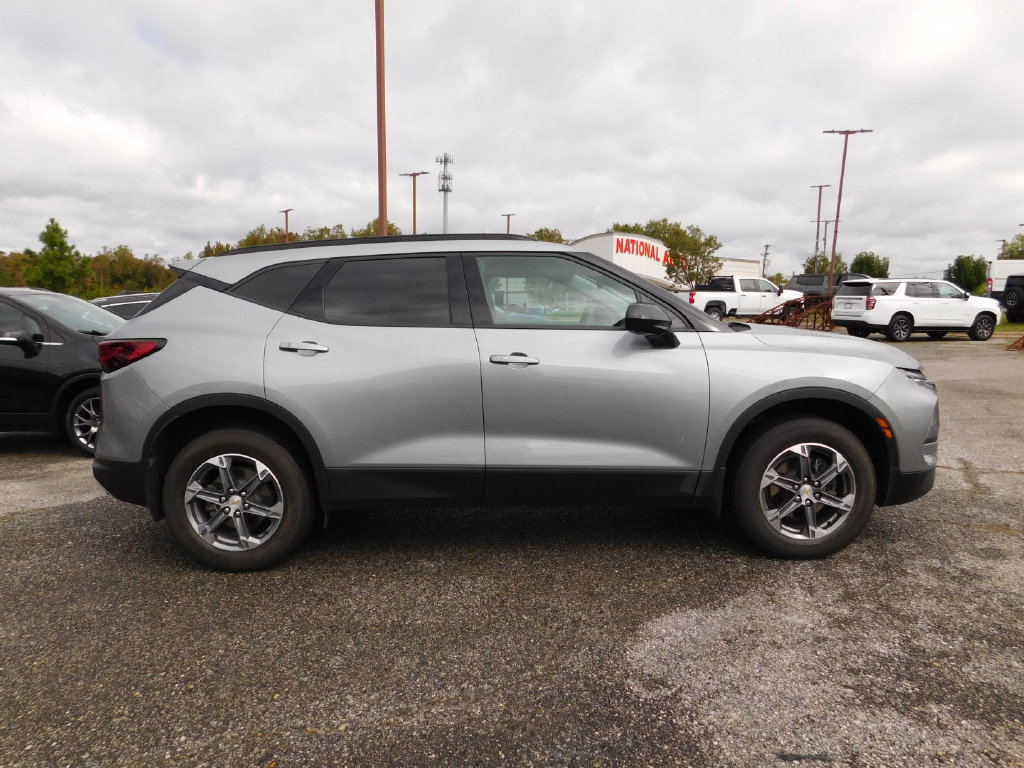 Used 2024 Chevrolet Blazer LT w/ Convenience Package FWD image 5