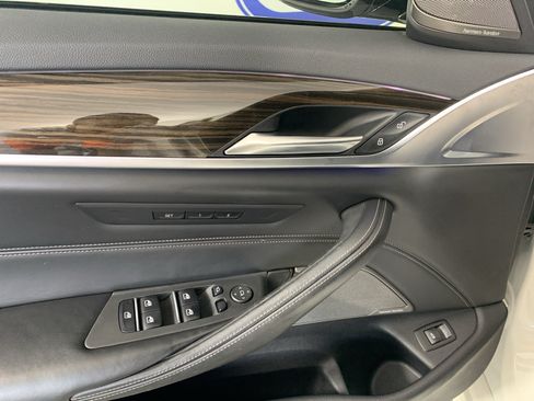 Used 2019 BMW 530i w/ M Sport Package RWD image 14