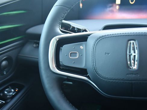 Used 2026 Lincoln Nautilus Premier w/ Equipment Group 102A image 34