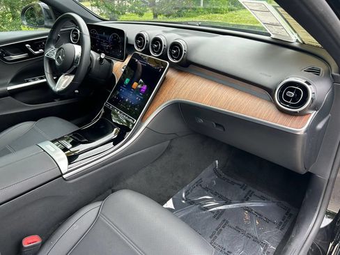 Used 2025 Mercedes-Benz C 300 Sedan image 39