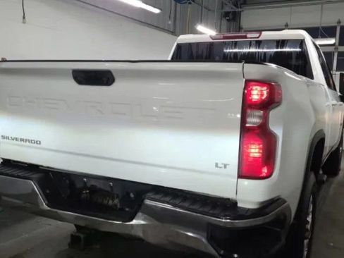 Used 2021 Chevrolet Silverado 2500 LT w/ Z71 Off-Road Package AWD/4WD image 3