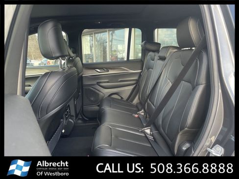 New 2025 Jeep Grand Cherokee Limited image 12