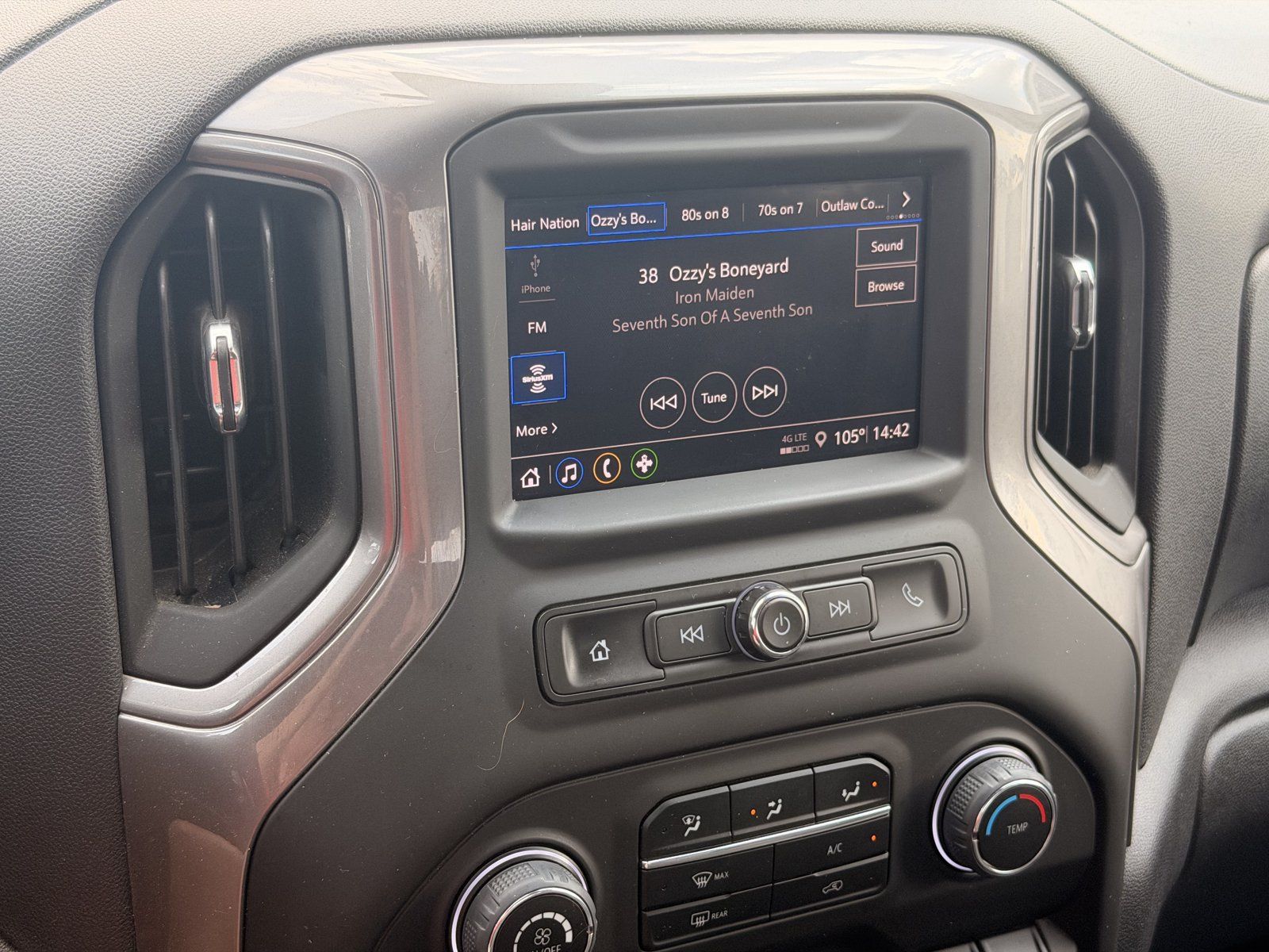 Used 2022 Chevrolet Silverado 1500 Custom Trail Boss w/ LPO, Dark Essentials Package AWD/4WD image 23