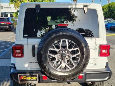 Certified 2025 Jeep Wrangler Unlimited Sahara AWD/4WD image 3