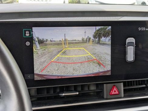 Used 2025 Kia Carnival FWD image 19