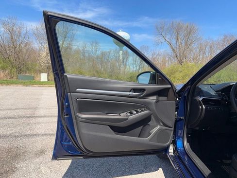 Used 2024 Nissan Altima 2.0 SR image 23