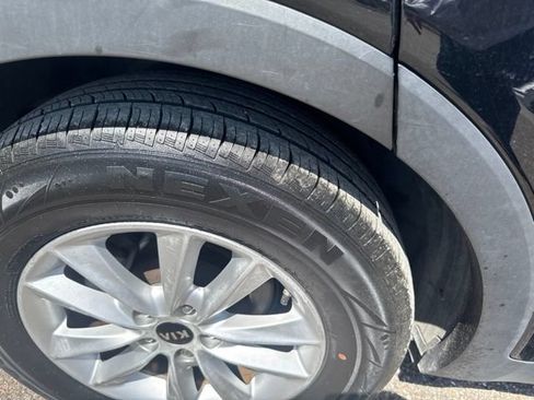 Used 2020 Kia Sorento LX FWD image 24