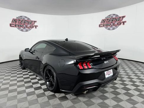 Used 2025 Ford Mustang GT RWD image 5