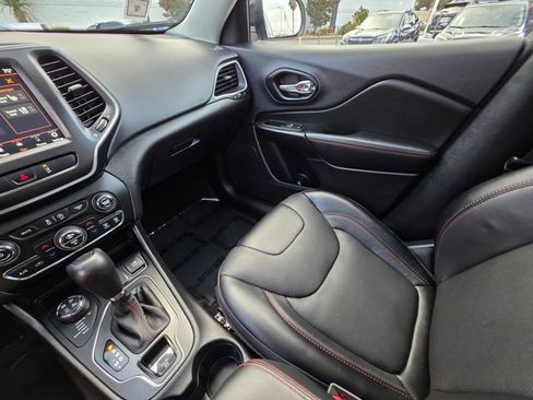 Used 2022 Jeep Cherokee Trailhawk w/ Sun, Sound & Nav Group image 36