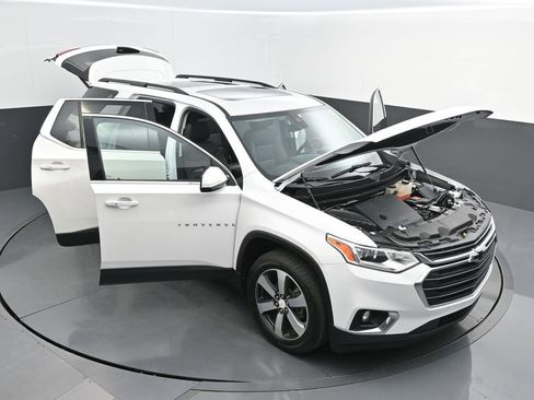 Used 2020 Chevrolet Traverse LT w/ LT Premium Package image 48