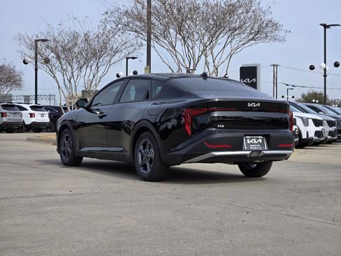 New 2026 Kia K4 LXS image 3