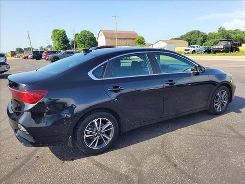 Used 2024 Kia Forte Sedan FWD image 5