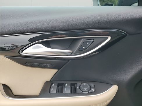 Used 2025 Buick Envision Preferred image 27