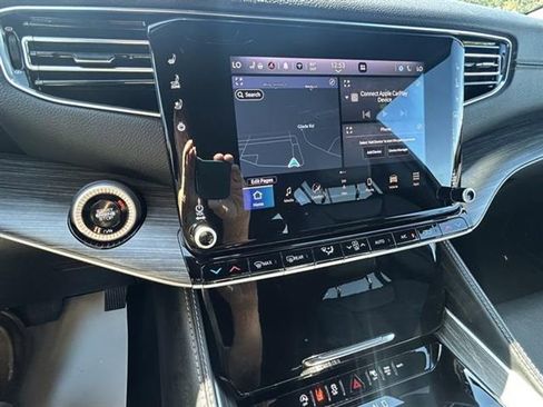 Used 2024 Jeep Wagoneer Series II image 15