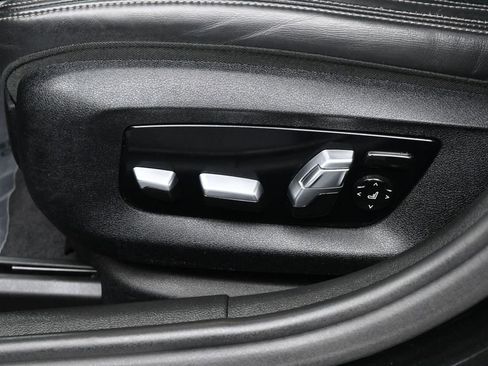 Used 2019 BMW 530i w/ Premium Package RWD image 12