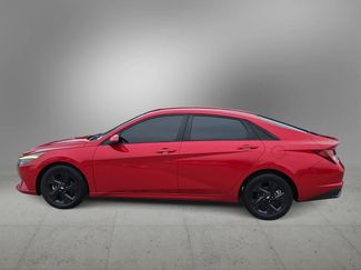 Used 2022 Hyundai Elantra SEL w/ Convenience Package FWD video 4