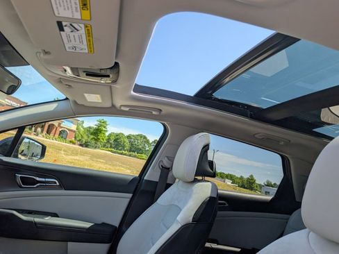 Used 2026 Kia Sportage SX FWD image 17