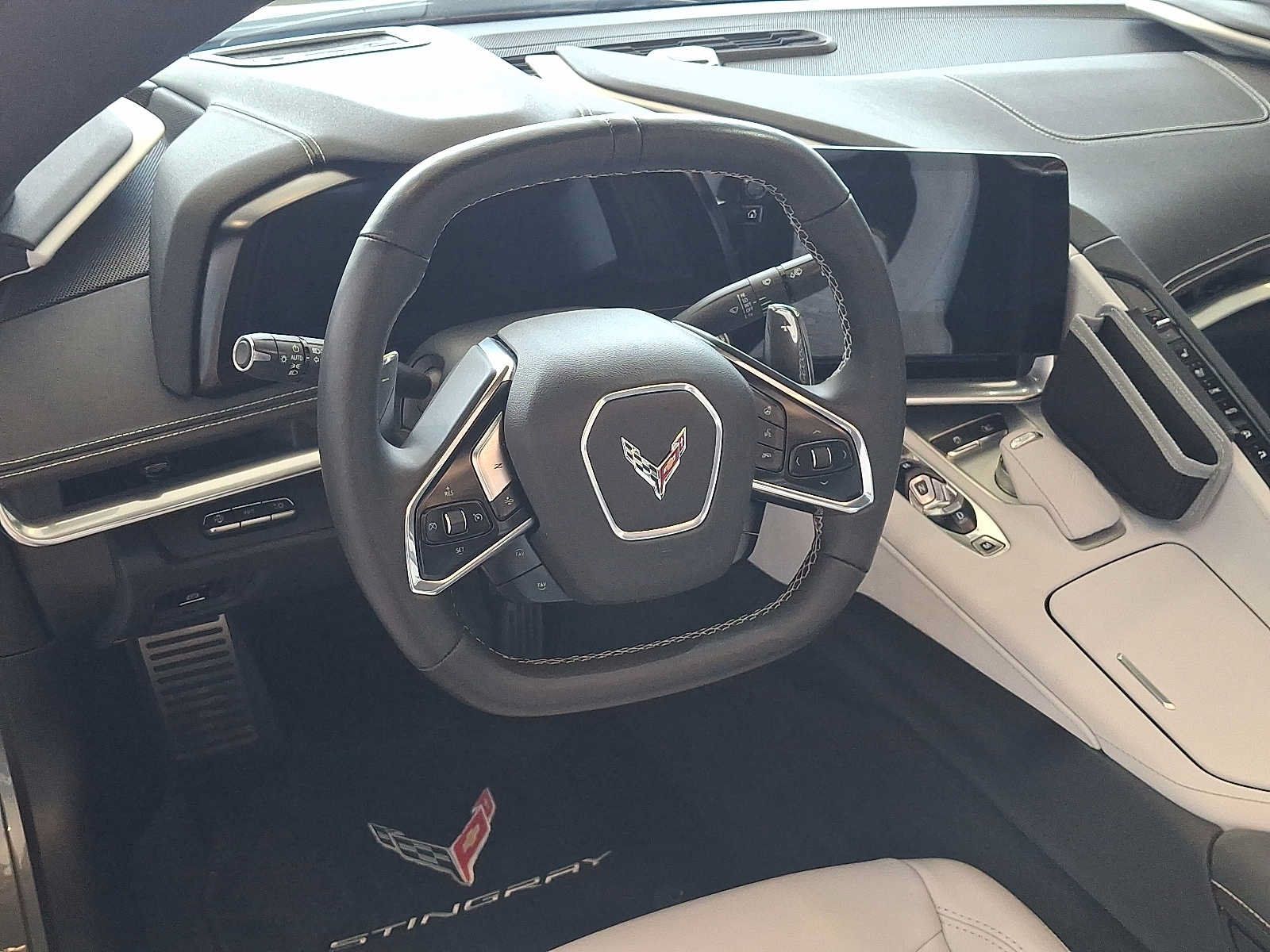 Used 2024 Chevrolet Corvette Stingray Preferred Cpe w/ Battery Protection Package RWD image 11