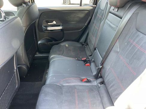 Used 2023 Mercedes-Benz GLB 250 image 29