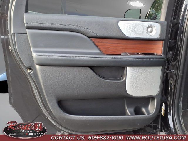 Used 2021 Lincoln Navigator L Reserve w/ Luxury Package AWD/4WD image 30