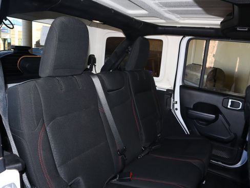 Used 2021 Jeep Wrangler Unlimited Rubicon w/ Safety Group image 43