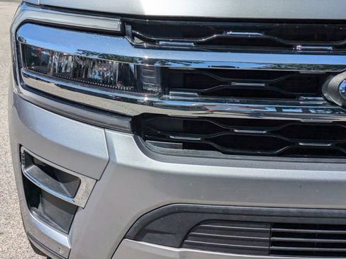 Used 2024 Ford Expedition Limited RWD image 13