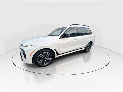 Used 2023 BMW X7 M60i AWD/4WD image 4