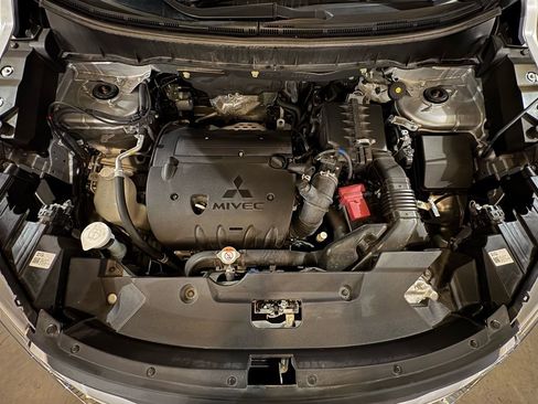 Used 2025 Mitsubishi Outlander Sport ES image 13