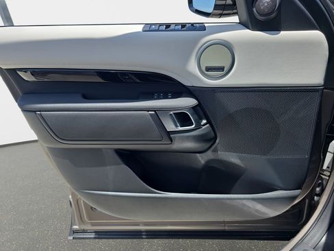 New 2026 Land Rover Discovery S AWD/4WD image 29