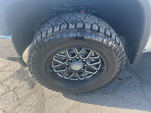 Used 2022 Chevrolet Silverado 3500 LTZ image 10