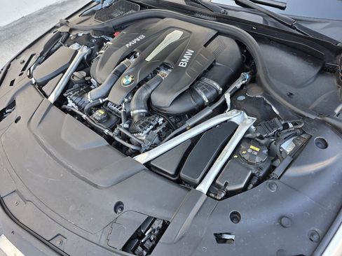 Used 2019 BMW 750i w/ Executive Package image 36